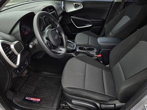 Used 2021 Kia Soul LX FWD image 18