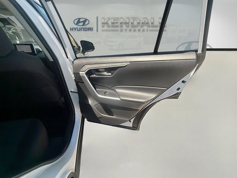 Used 2024 Toyota RAV4 XLE FWD image 28
