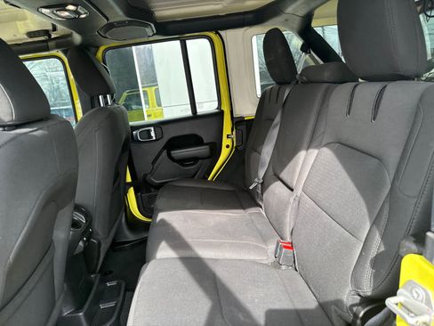 Used 2023 Jeep Wrangler Unlimited w/ Convenience Group image 30