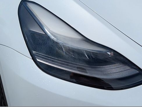 Used 2023 Tesla Model Y Performance AWD/4WD image 9