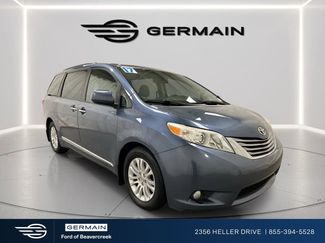 Used 2017 Toyota Sienna XLE w/ XLE Navigation Package video 1