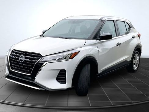 Used 2022 Nissan Kicks S FWD image 4