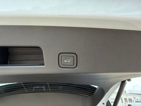 New 2026 GMC Acadia Denali Ultimate w/ LPO, Floor Liner Package AWD/4WD image 27