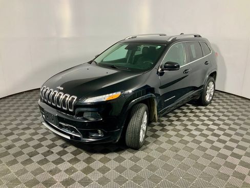 Used 2018 Jeep Cherokee Overland w/ Technology Group AWD/4WD image 8