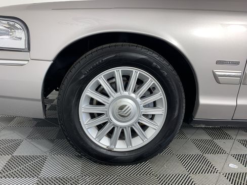 Used 2010 Mercury Grand Marquis LS RWD image 9
