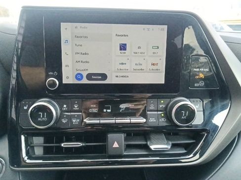 Used 2023 Toyota Highlander L image 22