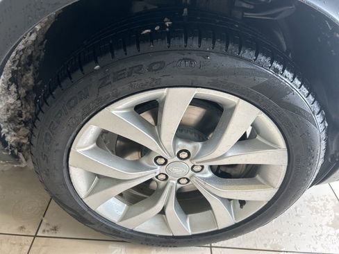 Used 2021 Land Rover Discovery Sport S image 24