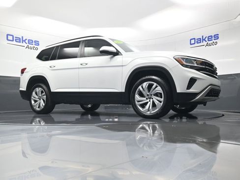 Used 2021 Volkswagen Atlas SE w/ Towing Package image 39