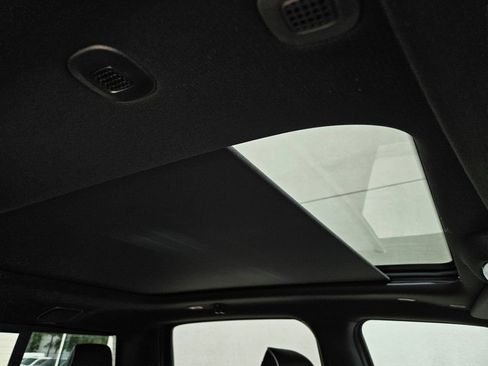 New 2026 RAM 1500 Laramie AWD/4WD image 9