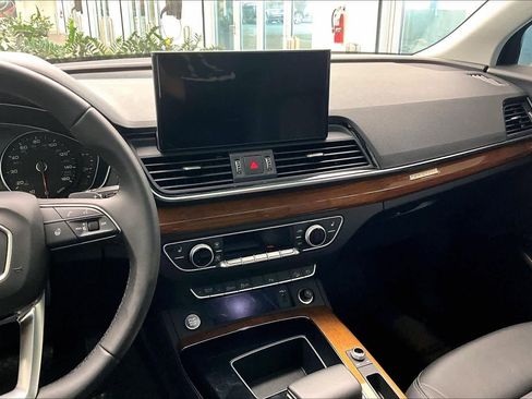 Certified 2023 Audi Q5 2.0T Premium w/ Convenience Package image 6