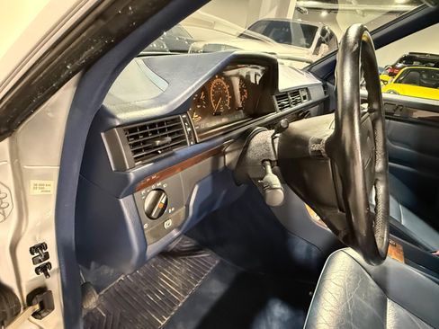 Used 1990 Mercedes-Benz 300 CE Coupe image 43