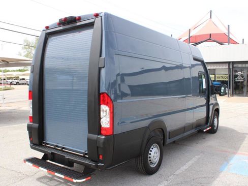 Used 2024 RAM ProMaster 3500 FWD image 3