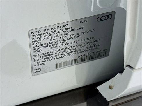Certified 2025 Audi Q5 e Premium Plus w/ Premium Plus Package AWD/4WD image 35