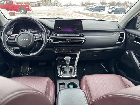 Used 2022 Kia Seltos SX image 7