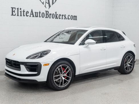 Used 2024 Porsche Macan S AWD/4WD image 41