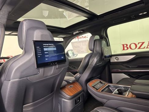 New 2025 Lincoln Navigator Black Label image 18