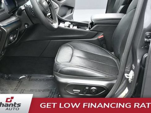 Used 2023 Jeep Grand Cherokee Overland AWD/4WD image 17