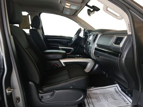 Used 2019 Nissan Titan SV w/ SV Convenience Package AWD/4WD image 15