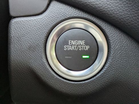 Used 2023 Chevrolet Equinox LT image 28