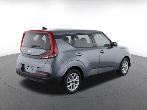 Used 2025 Kia Soul LX w/ LX Technology Package FWD image 8
