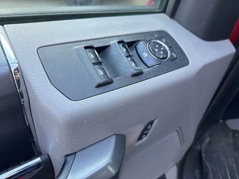 Used 2019 Ford F150 XLT w/ Equipment Group 302A Luxury AWD/4WD image 10
