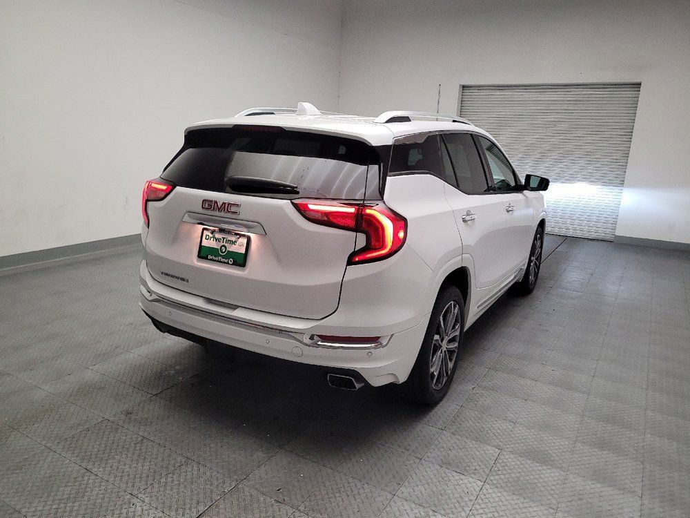 Used 2018 GMC Terrain Denali w/ Driver Alert Package II FWD image 9