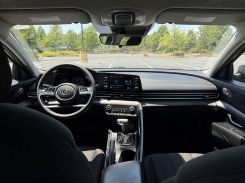 Used 2022 Hyundai Elantra SEL FWD image 20