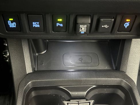 Used 2021 Toyota Tacoma Limited w/ Nightshade Package AWD/4WD image 18