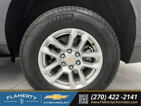 Used 2026 Chevrolet Suburban LT w/ Comfort Package AWD/4WD image 19