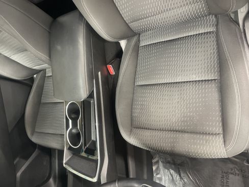 Used 2025 Chevrolet Equinox LT AWD/4WD image 16