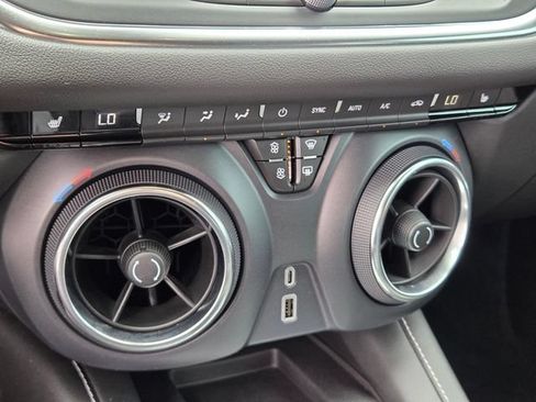 Used 2024 Chevrolet Blazer LT w/ Convenience Package FWD image 22