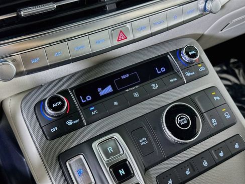 Used 2022 Hyundai Palisade Limited FWD image 28