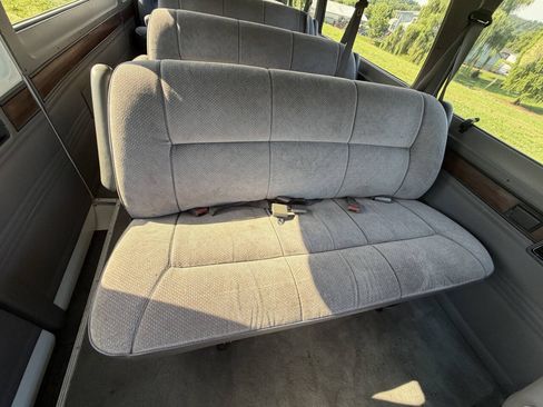 Used 1994 Dodge B350 RWD image 25
