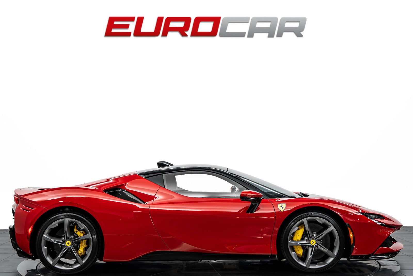 Used 2021 Ferrari SF90 Stradale AWD/4WD image 6