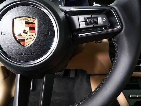 Used 2026 Porsche Macan AWD/4WD image 11