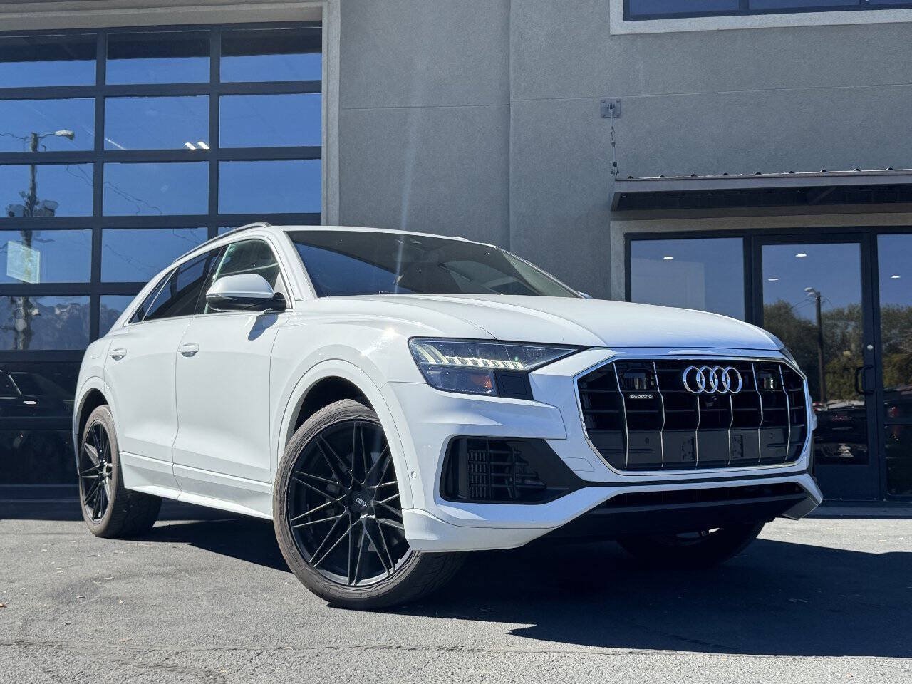 Used 2019 Audi Q8 Prestige AWD/4WD image 1