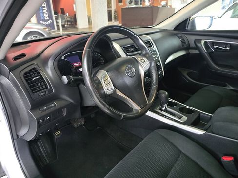 Used 2015 Nissan Altima 2.5 SV image 10