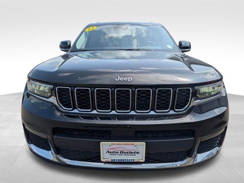 Used 2022 Jeep Grand Cherokee L Limited AWD/4WD image 2