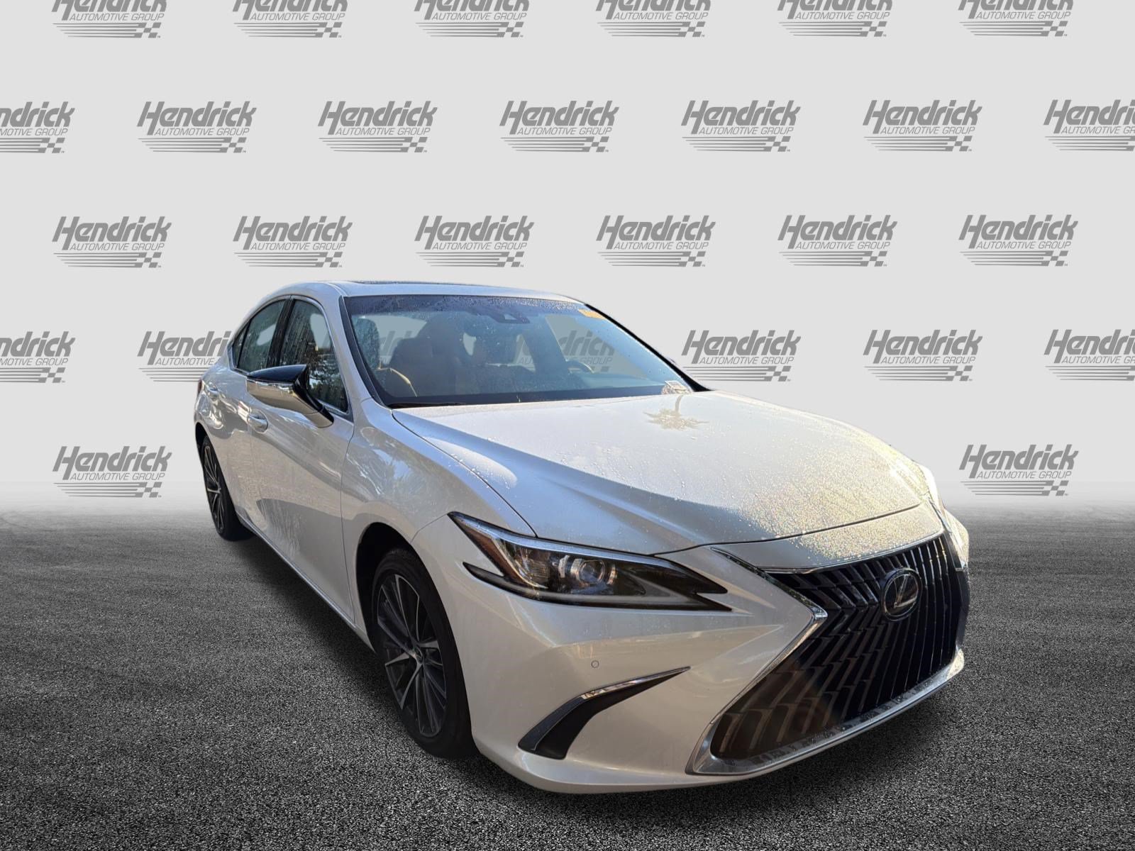 Used 2025 Lexus ES 350 w/ Premium Package FWD image 2