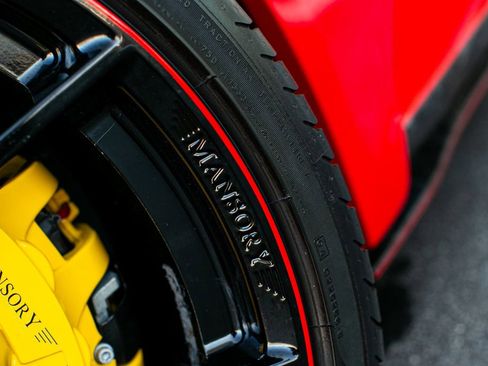 Used 2020 Ferrari 812 Superfast RWD image 8