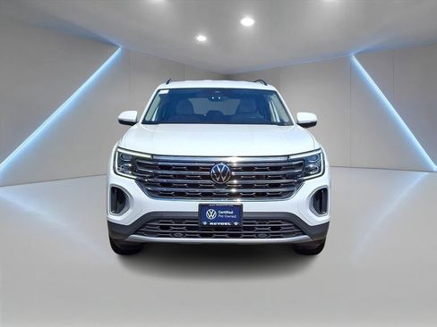 Used 2025 Volkswagen Atlas SE image 2