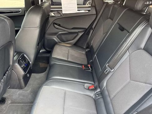 Used 2023 Porsche Macan AWD/4WD image 18