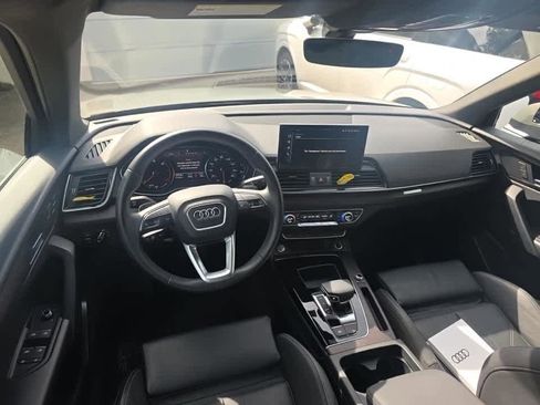 Used 2023 Audi Q5 2.0T Premium w/ Convenience Package image 11