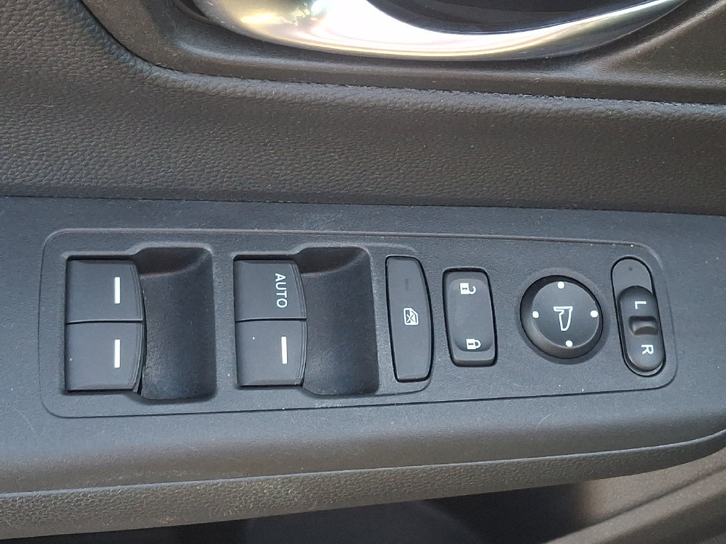 Used 2025 Honda CR-V LX image 24