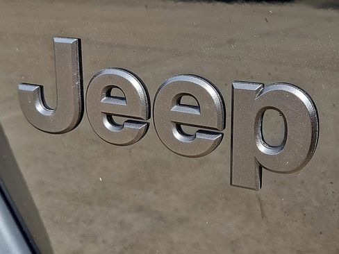 Used 2018 Jeep Wrangler Sport AWD/4WD image 42