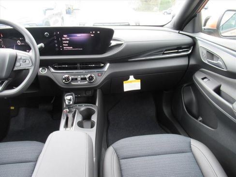 New 2026 Buick Envista Preferred FWD image 14