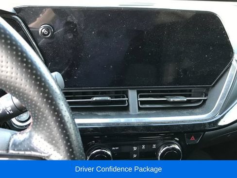 Used 2024 Chevrolet Trax RS w/ Driver Confidence Package FWD image 4