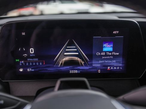 Used 2025 Chevrolet Traverse High Country image 11