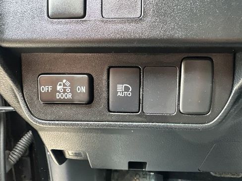 Certified 2022 Toyota Tacoma SR image 28
