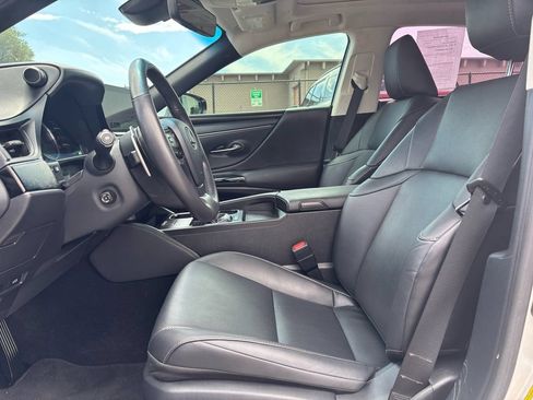 Used 2023 Lexus ES 350 w/ Premium Package FWD image 10